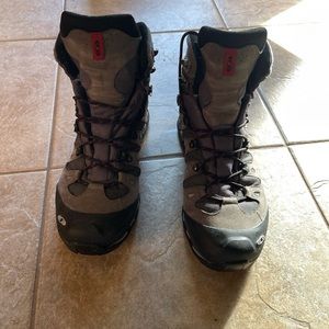 Salomon Ortholite men’s hiking boots